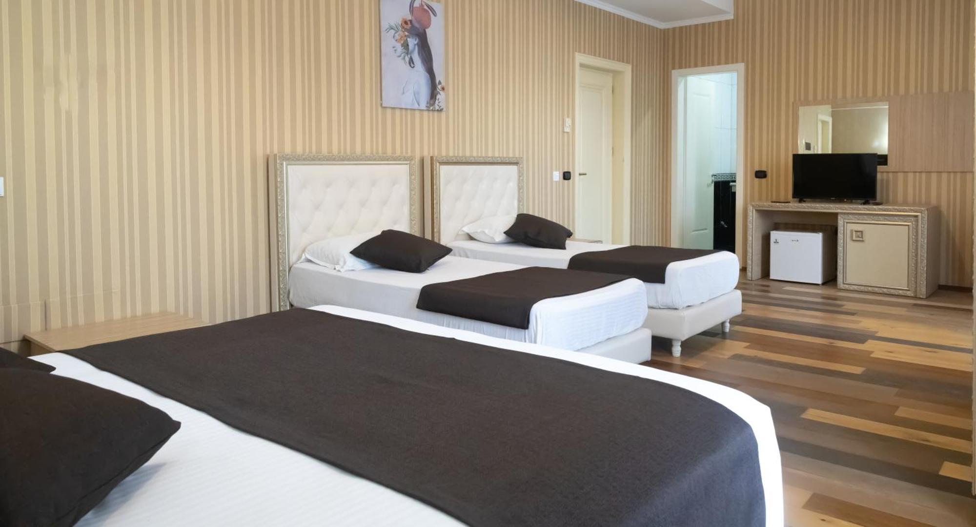 Amh Hotel ดูร์เรส ภายนอก รูปภาพ